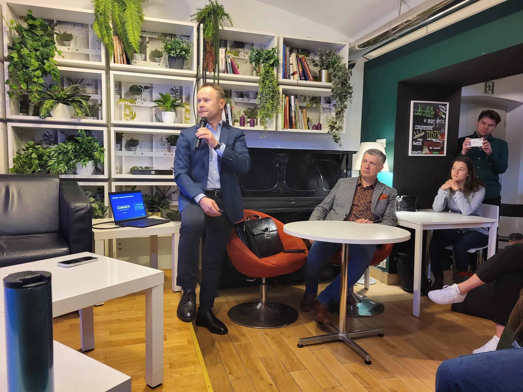 02eb4738 F40b 40f1 Bf85 9a123fb55de4